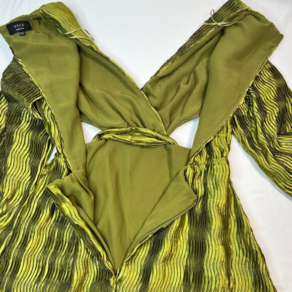 VICI Lorraine Satin Cutout Plisse Midi Dress Chartreuse Green Textured Medium - Picture 13 of 15